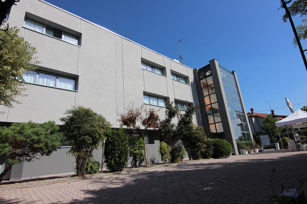 Green Hotel Poviglio  المظهر الخارجي الصورة